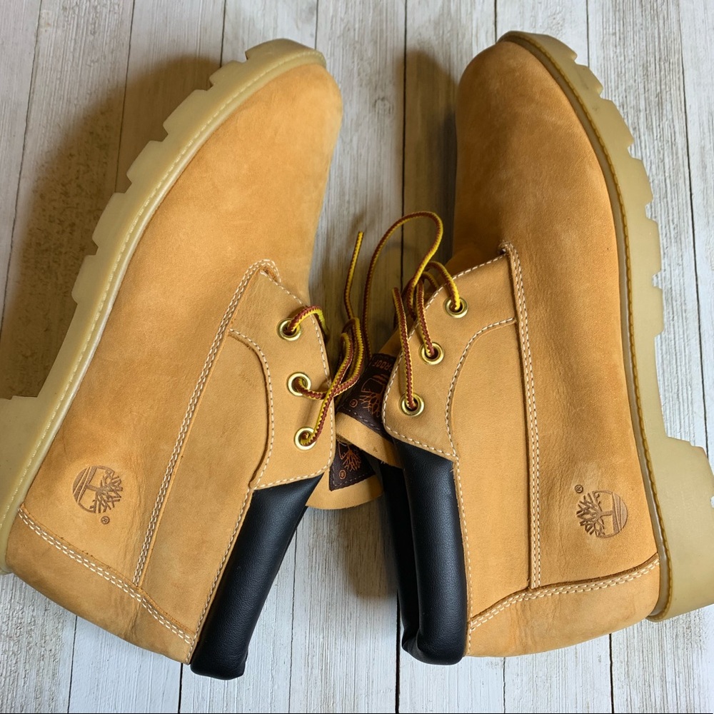 Women Chucka Boots